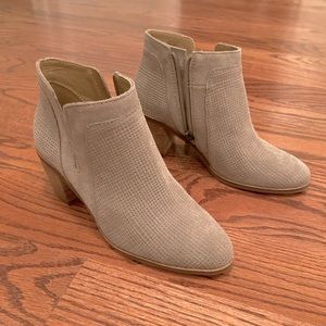 Lucky Brand Ponic bootie size 6 new never worn